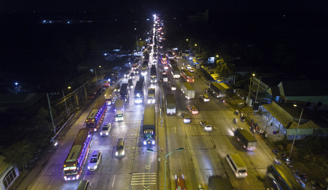 Traffic volume counted at Vietnam's notorious tollgate to find solution to drivers' opposition 