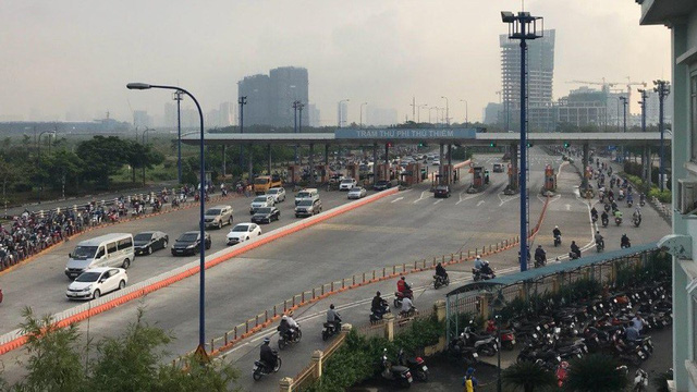 ​Cars temporarily banned from Saigon River tunnel due to congestion