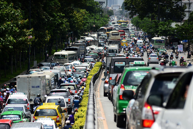 Ho Chi Minh City to cool down 10 congestion hot spots by year end