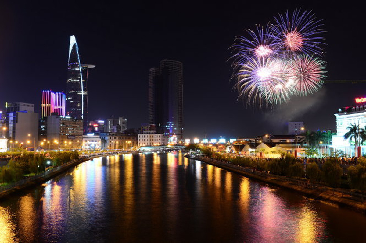 ​Fireworks to sparkle in Ho Chi Minh City on New Year’s Eve