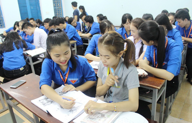​Vietnamese students help Laotian schoolmates learn local language