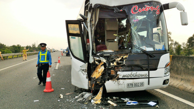 ​Road accidents kill 67 during New Year holiday in Vietnam