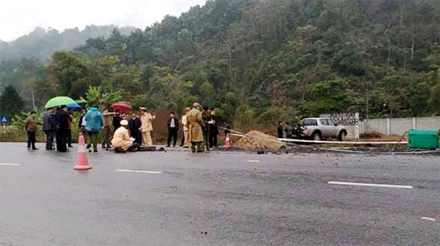 ​Five road workers fatally hit by car in northern Vietnam