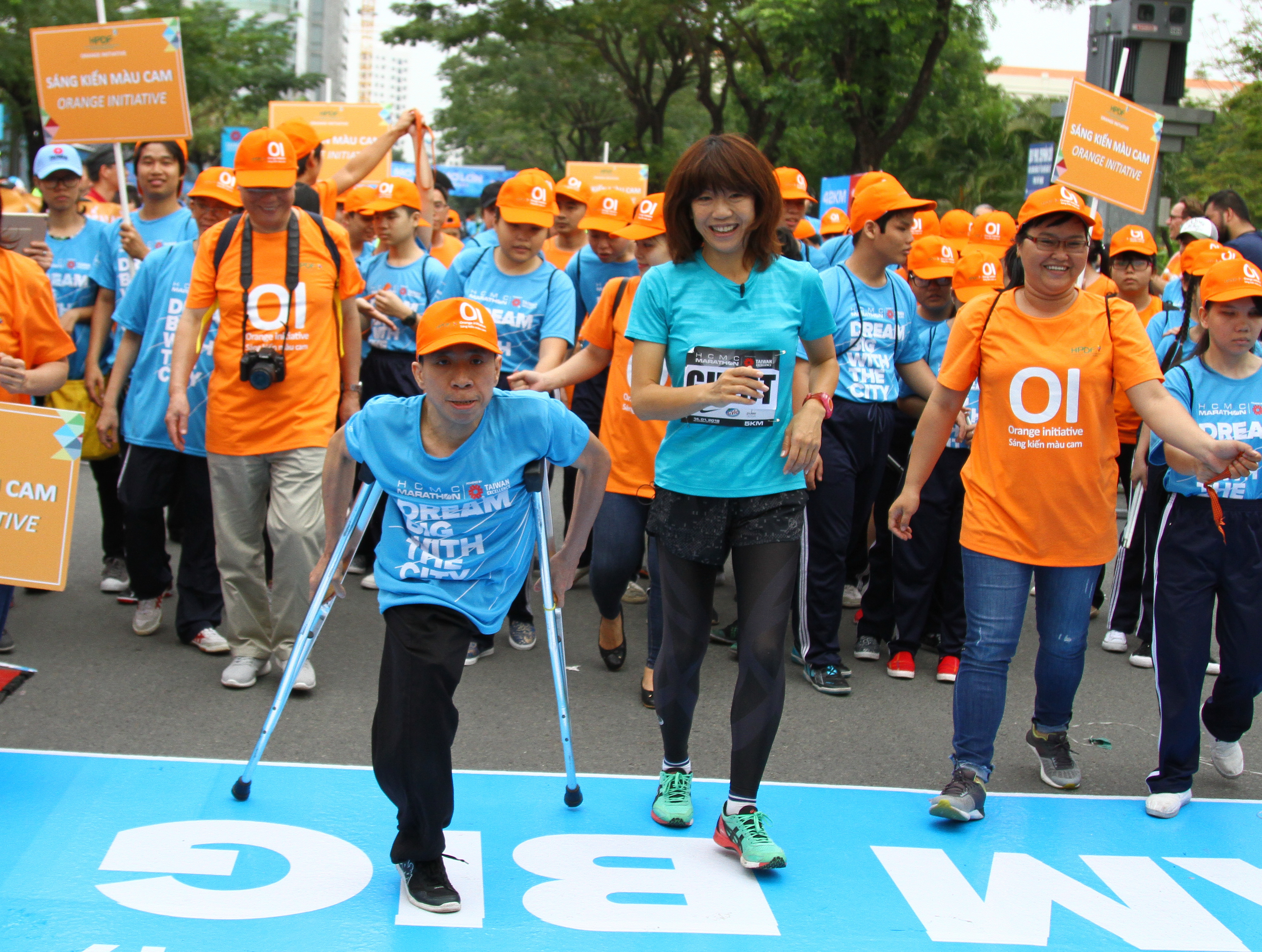 ​Over 8,000 join int’l marathon event in Ho Chi Minh City