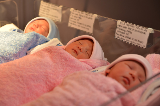 Vietnamese woman gives birth to triplets  