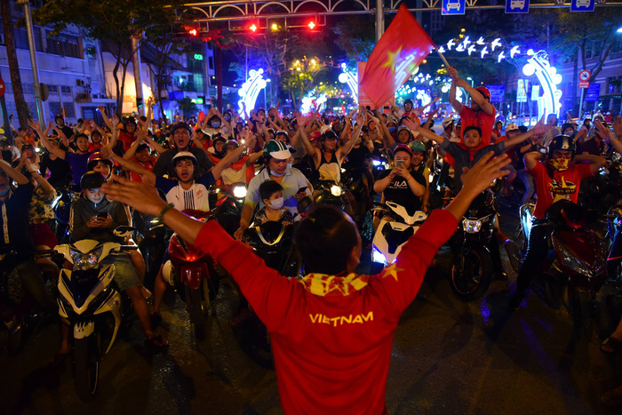 Supporters fill streets to celebrate Vietnam's AFC U23 semi feat