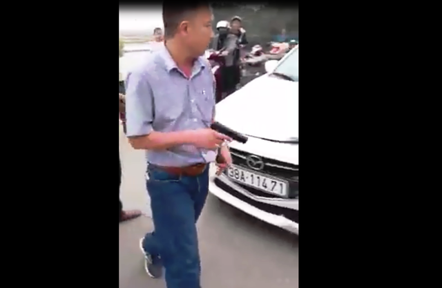 ​Driver threatens bystanders with gun after crash in central Vietnam