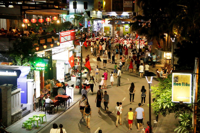 ​Weekend walking street a success in Vietnam’s Hue City