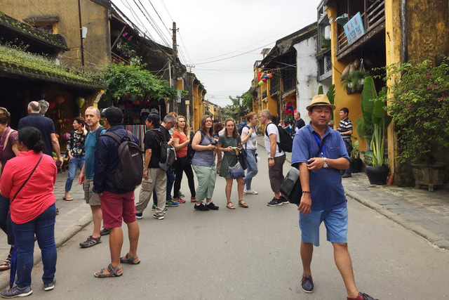 Morphing Hoi An: more problems in tourism