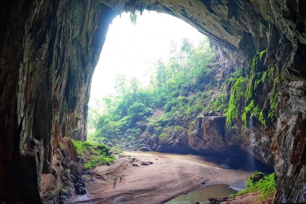 Son Doong, all nearby grottos should be kept untouched: expert