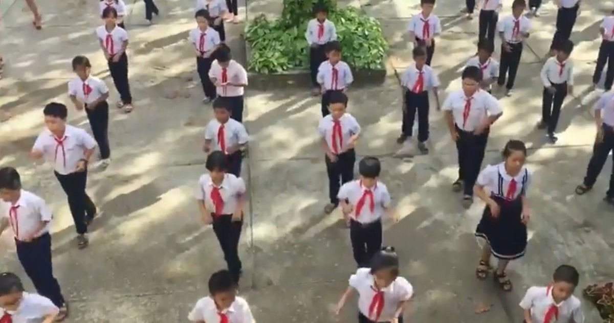 ​Video of Vietnamese primary school teachers, students in cha-cha group dance goes viral