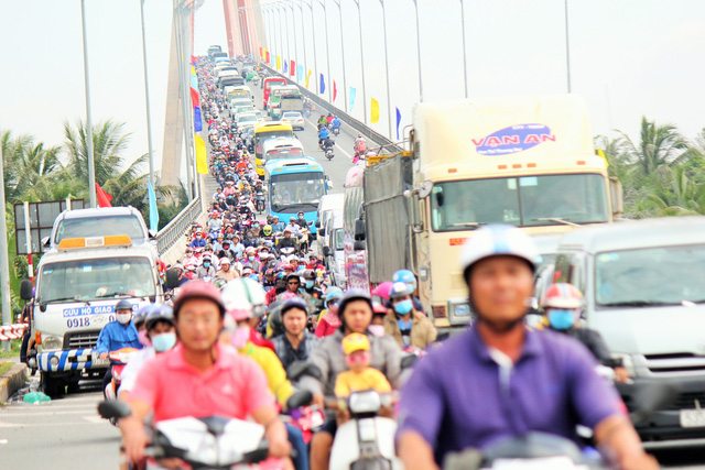 ​​Congestion lurks at Ho Chi Minh City entrances ahead of Lunar New Year
