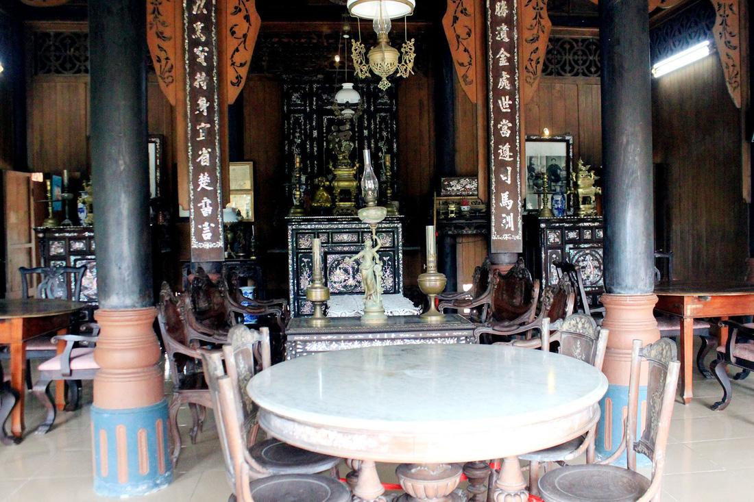 The interior of one of the ancient houses. Photo: Tuoi Tre