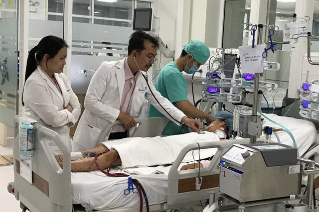 ​Vietnamese girl with severely damaged heart muscle saved by outside-body intervention