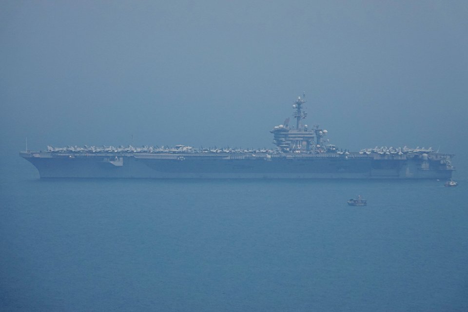 US aircraft carrier USS Carl Vinson arrives in Da Nang