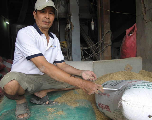 ​Vietnamese man returning lost gold faces many claimants