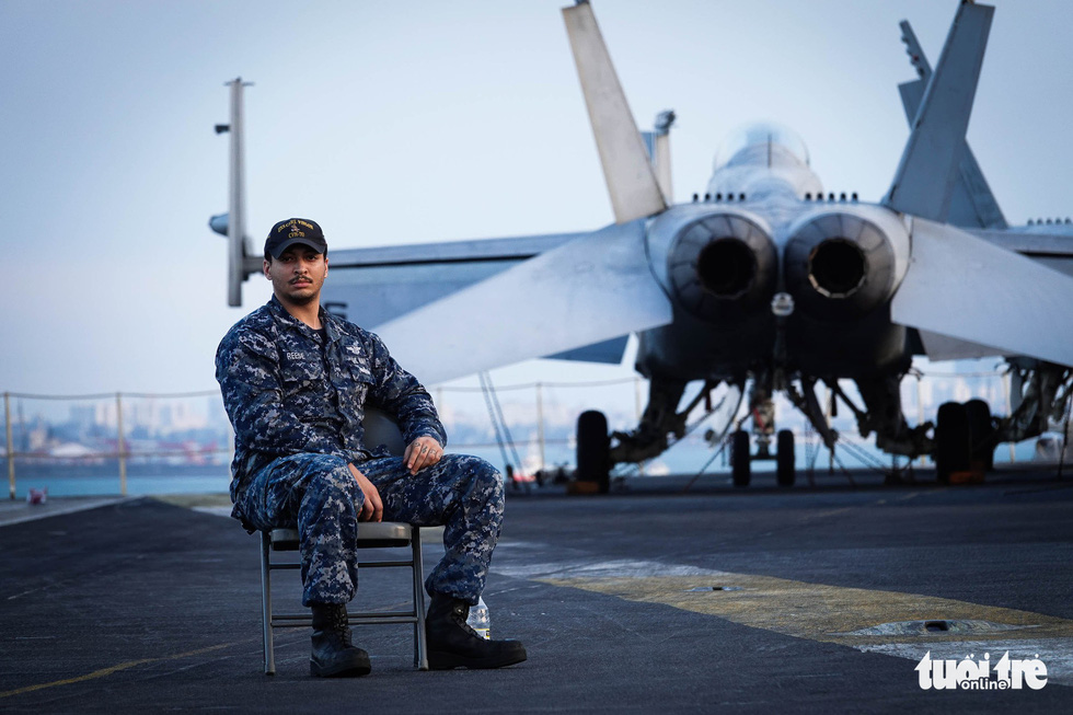 A U.S. military man is pictured on the USS Carl Vinson deck. Photo: Nguyen Khanh/Tuoi Tre
