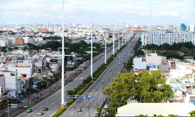 ​Restrooms, footbridges a rare sight along Saigon’s multibillion-dollar roads