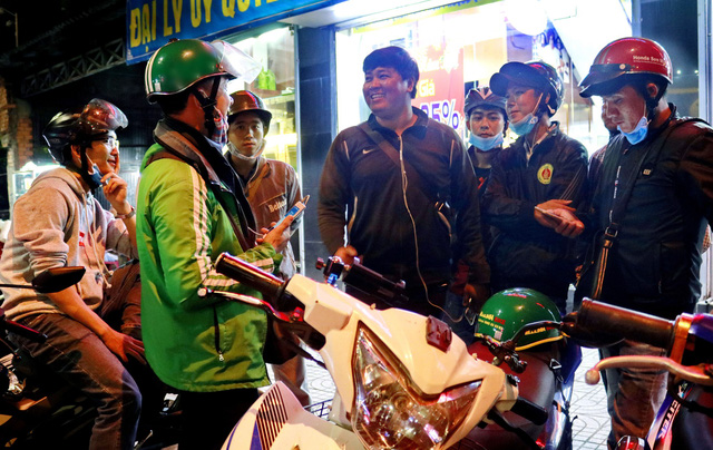​Vietnamese men form vigilante group, deterring robbery at night
