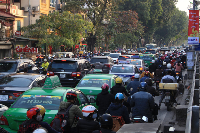 ​Hanoi suggests collecting fees in traffic jam hotpots