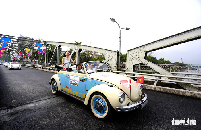 ​Exquisite old-time Vespa, Volkswagen parade to welcome 2018 Hue Festival