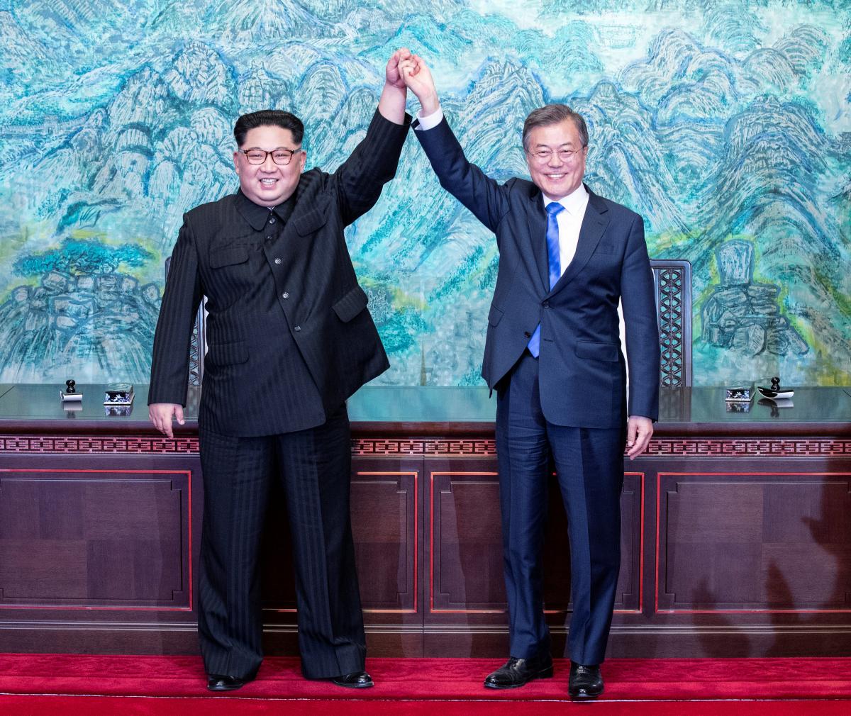 ​Korean leaders aim for end of war, 'complete denuclearization' after historic summit