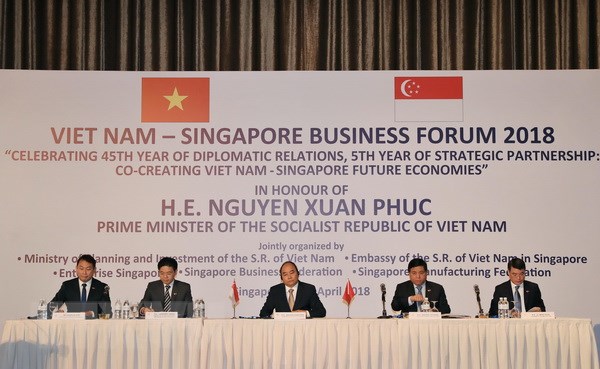 ​Vietnam, Singapore strengthen economic ties via business forum