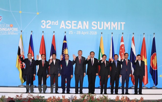 ​Vietnamese premier attends 32nd ASEAN Summit in Singapore
