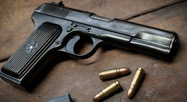 ​Vietnamese policeman arrested for stealing, selling guns from arms depot