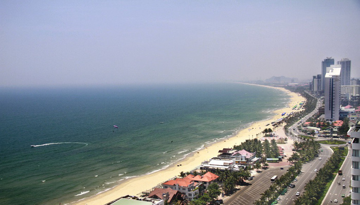 ​Da Nang to reclaim public beach access for local residents