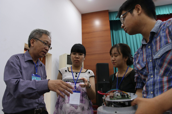 Vietnamese researchers showcase new devices at Ho Chi Minh City conference