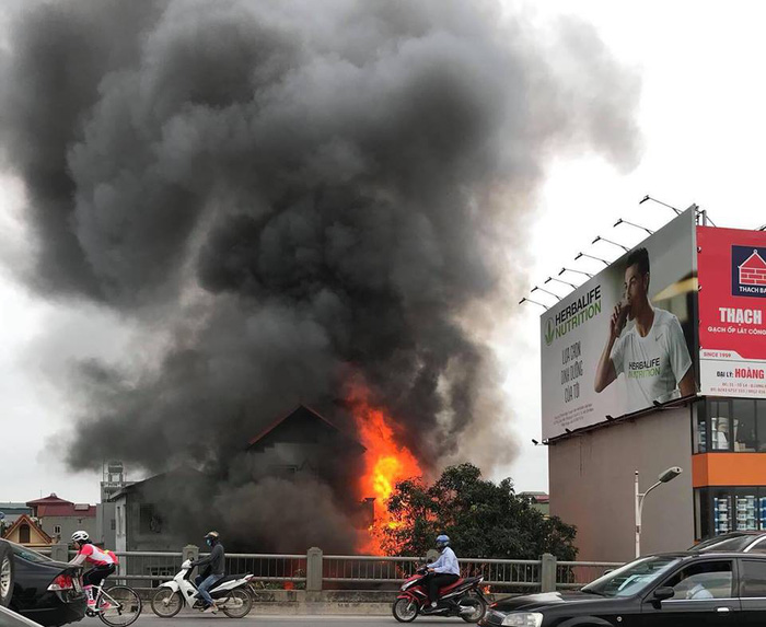 ​One dead in two fires in Hanoi 