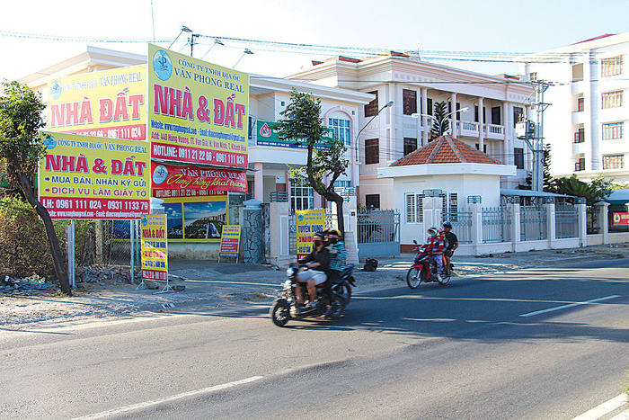 Thugs demand 'protection money' from businesses in Vietnam’s real estate hotspot
