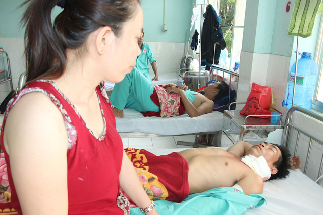 ​Vietnamese doctors save man with severe neck wound
