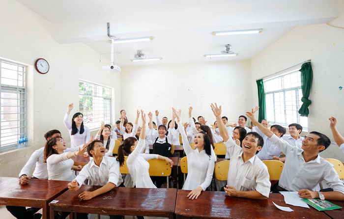 ​Photo album of 17-year high-school reunion sparks nostalgia in Vietnam