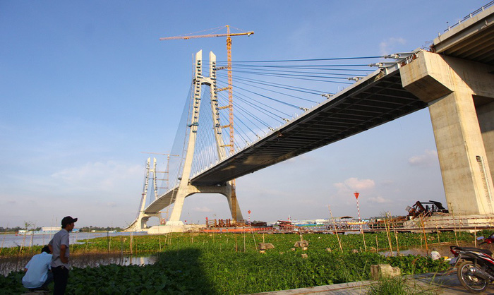 ​Vietnam’s major bridge construction still delayed as cause of cracks remains unknown