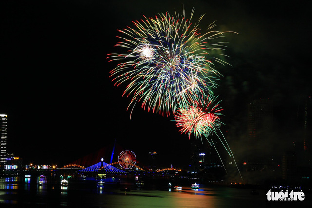 ​Sweden, Portugal compete at Da Nang fireworks festival