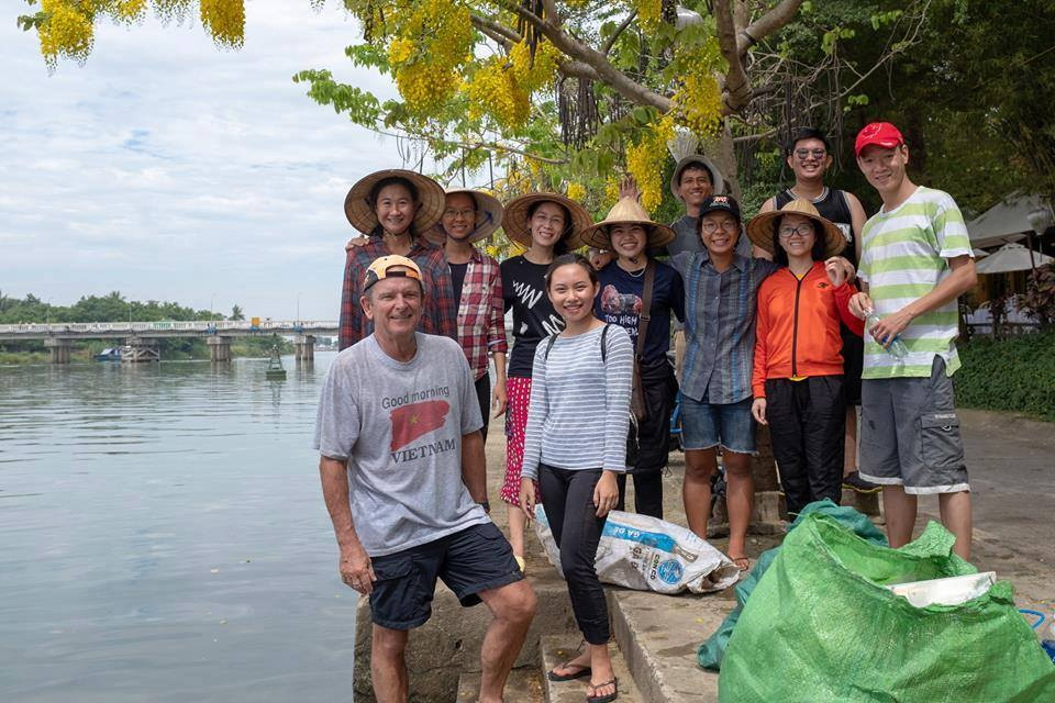 Tuong Lai Xanh VN (Hoian River Clean-Up)  