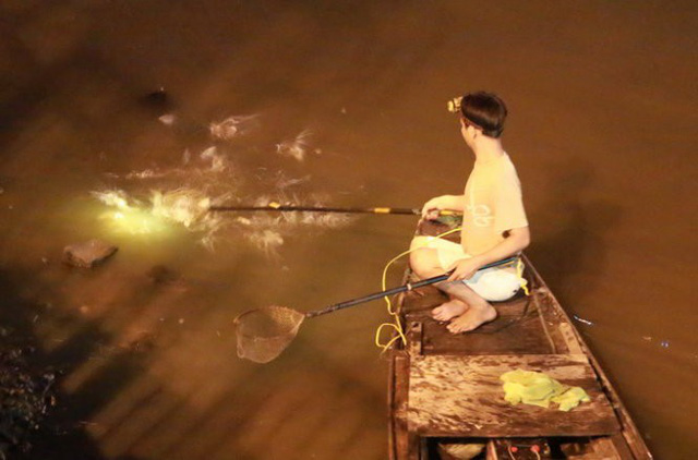 ​Saigon’s Captain Sidewalk takes on illegal fishing along iconic canal