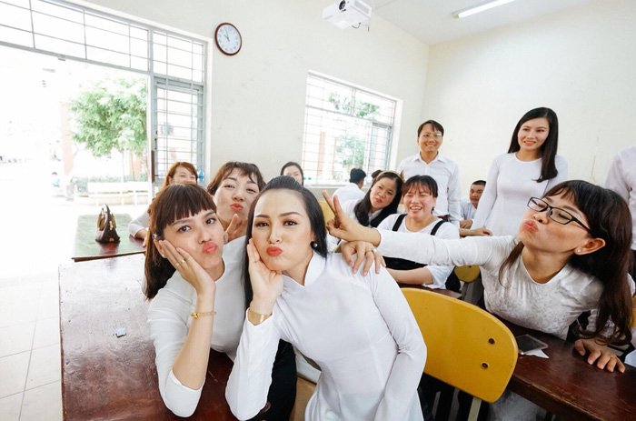 ​​Photo album of 17-year high-school reunion sparks nostalgia in Vietnam
