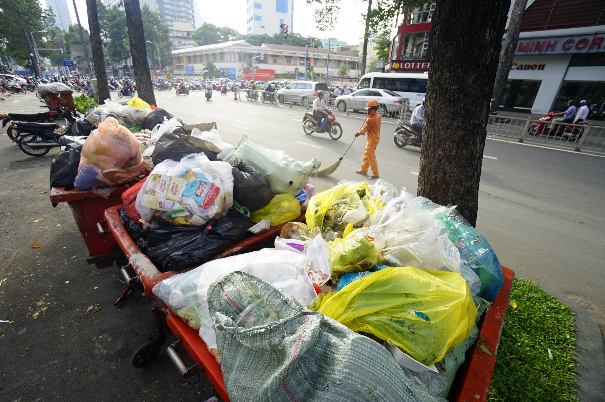 How much plastic is being used in Vietnam?