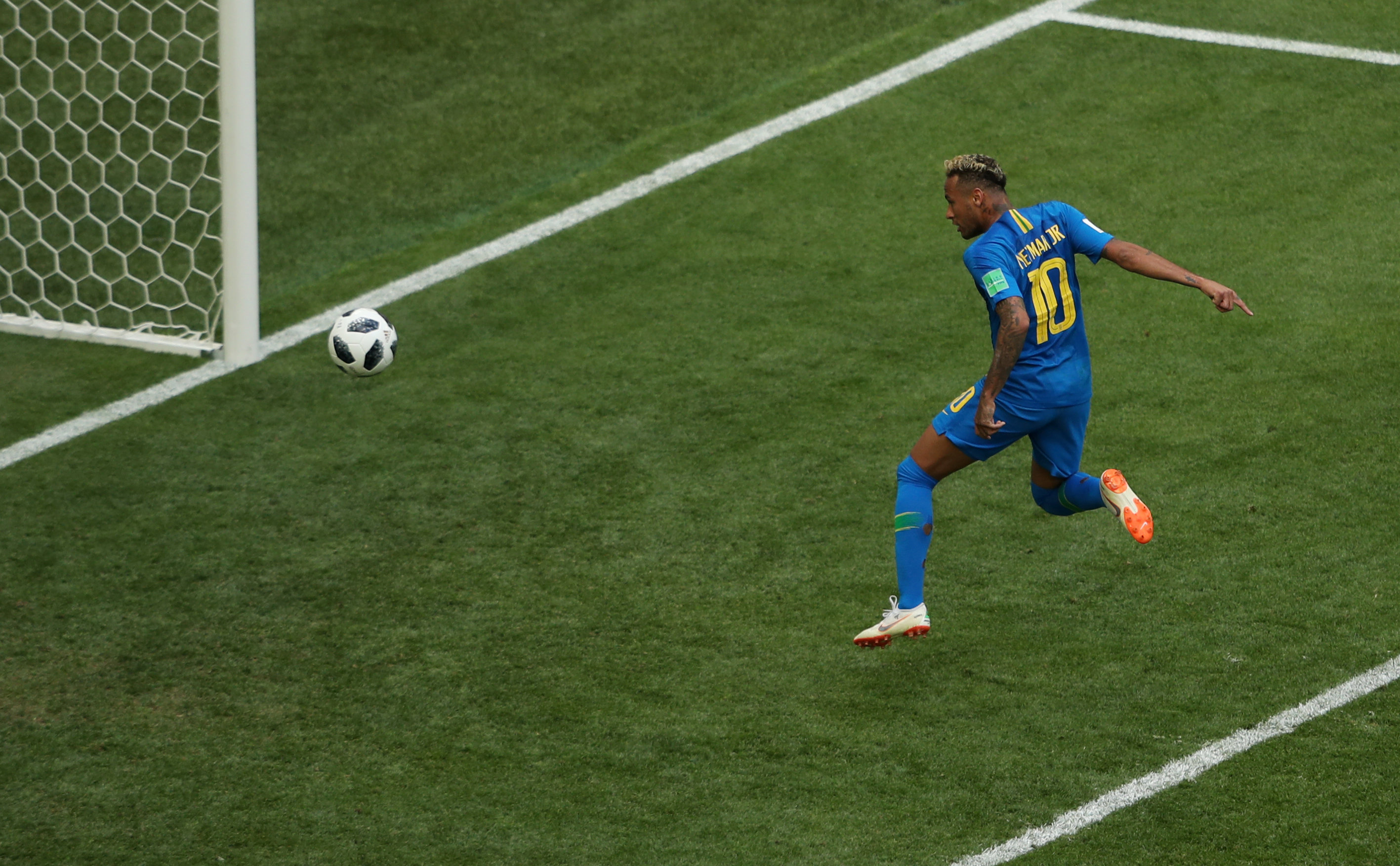 ​Coutinho, Neymar strike late to guide Brazil past Costa Rica