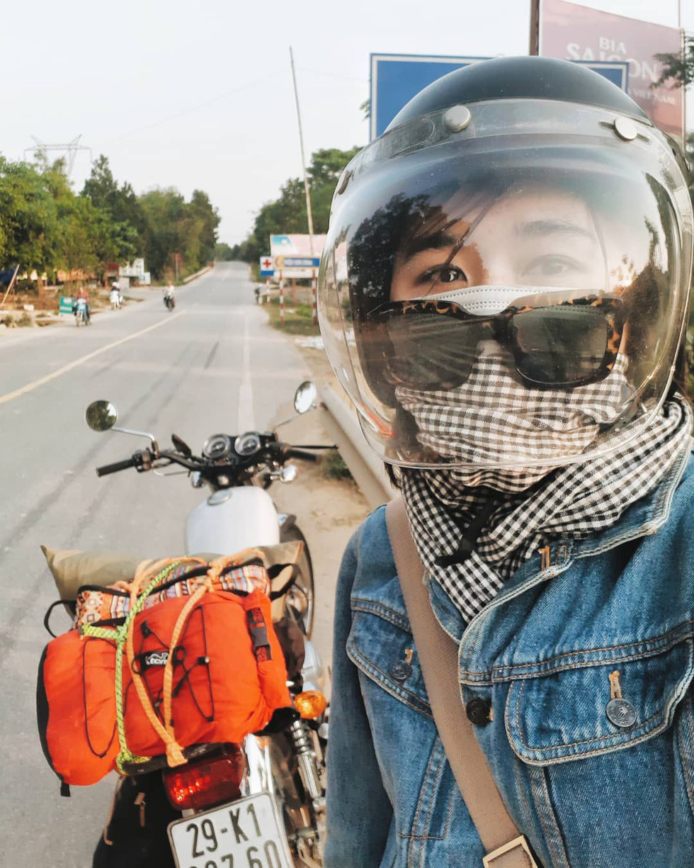 Vietnamese woman conquers country on motorcycle