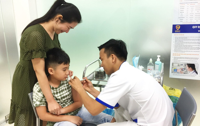 ​Ho Chi Minh City residents rush to receive swine flu shots