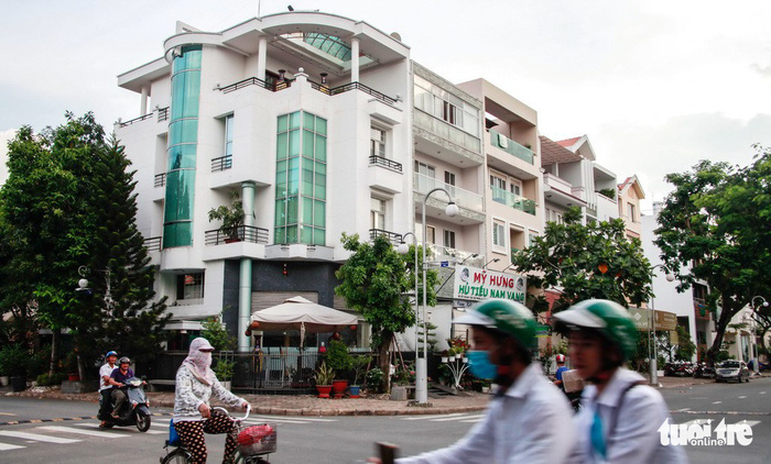 Stench from landfill haunts residential areas in southern Ho Chi Minh City