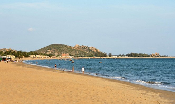 ​Father drowns trying to save child at Vietnamese beach