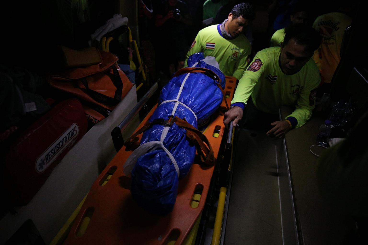Thai rescuers prepare to raise sunken tourist boat, 41 confirmed dead