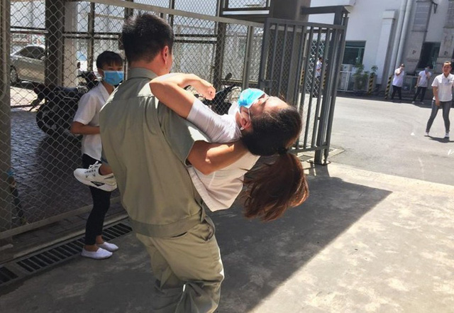 ​Workers go on strike after dozens knocked unconscious by unidentified gas in northern Vietnam