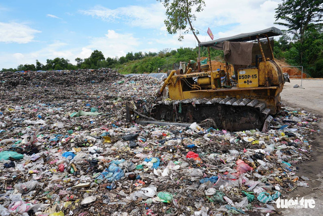 ​Vietnamese city sends garbage on 40km journey as local dump overflows