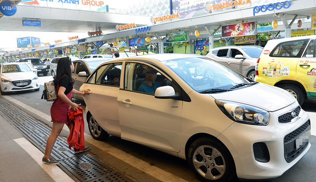 ​Vietnam to ask ride-hailing cars to put on ‘Electronic taxi’ roof signs 